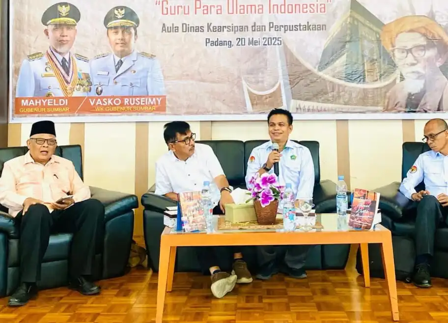 Dialog bedah buku Syekh Ahamd Khatib Al Minangkabawi, 20 Mei 2025 di DInas Perpustakaan Provinsi Sumatera Barat
