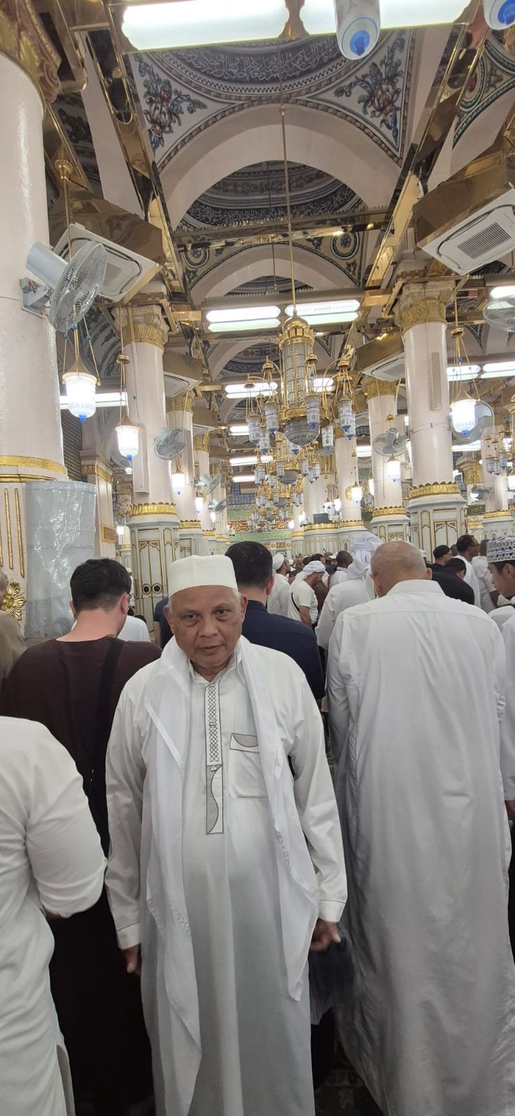 DEKAT BERBARING NABI